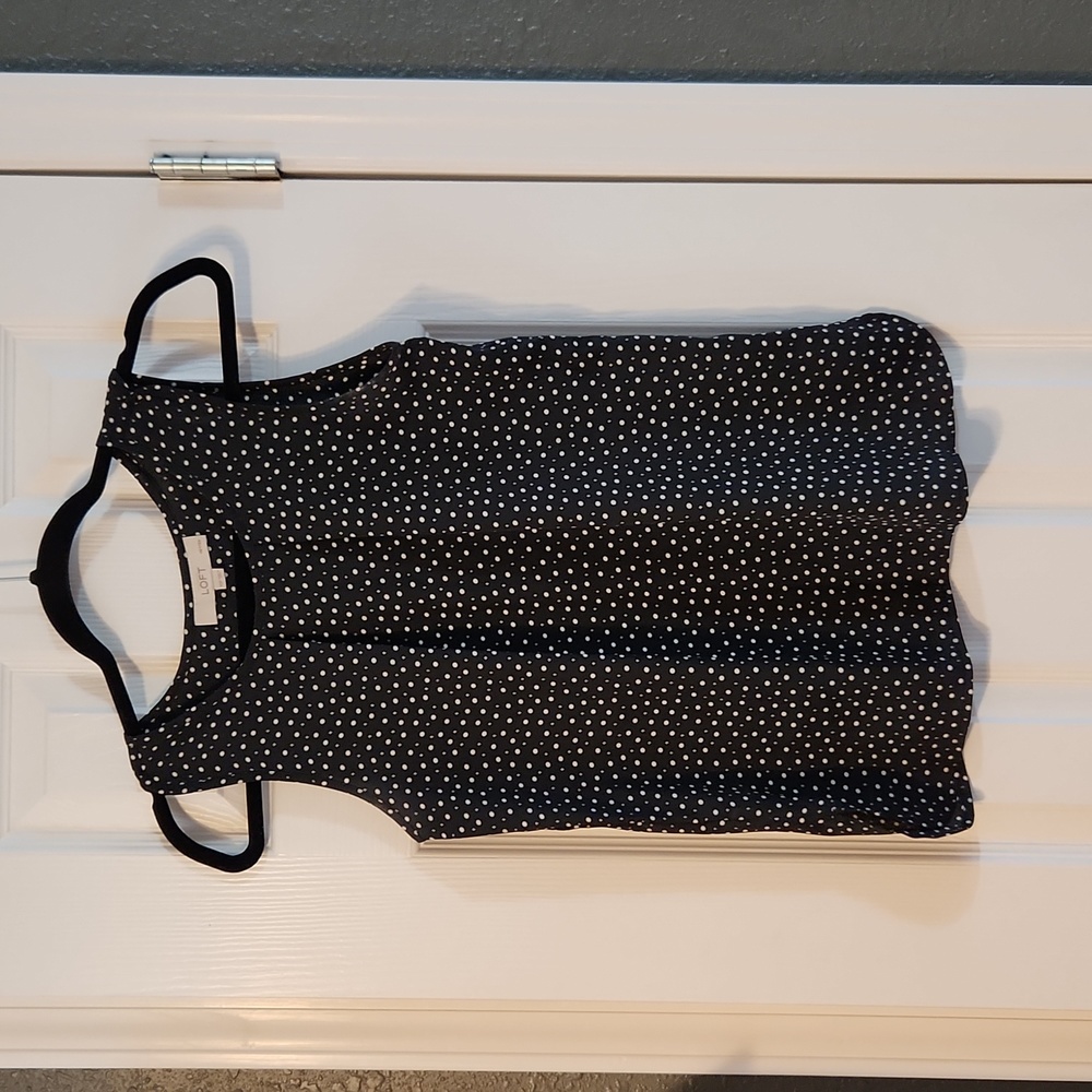 Black and white, small polka dot pattern loft sleeveless blouse New without tags